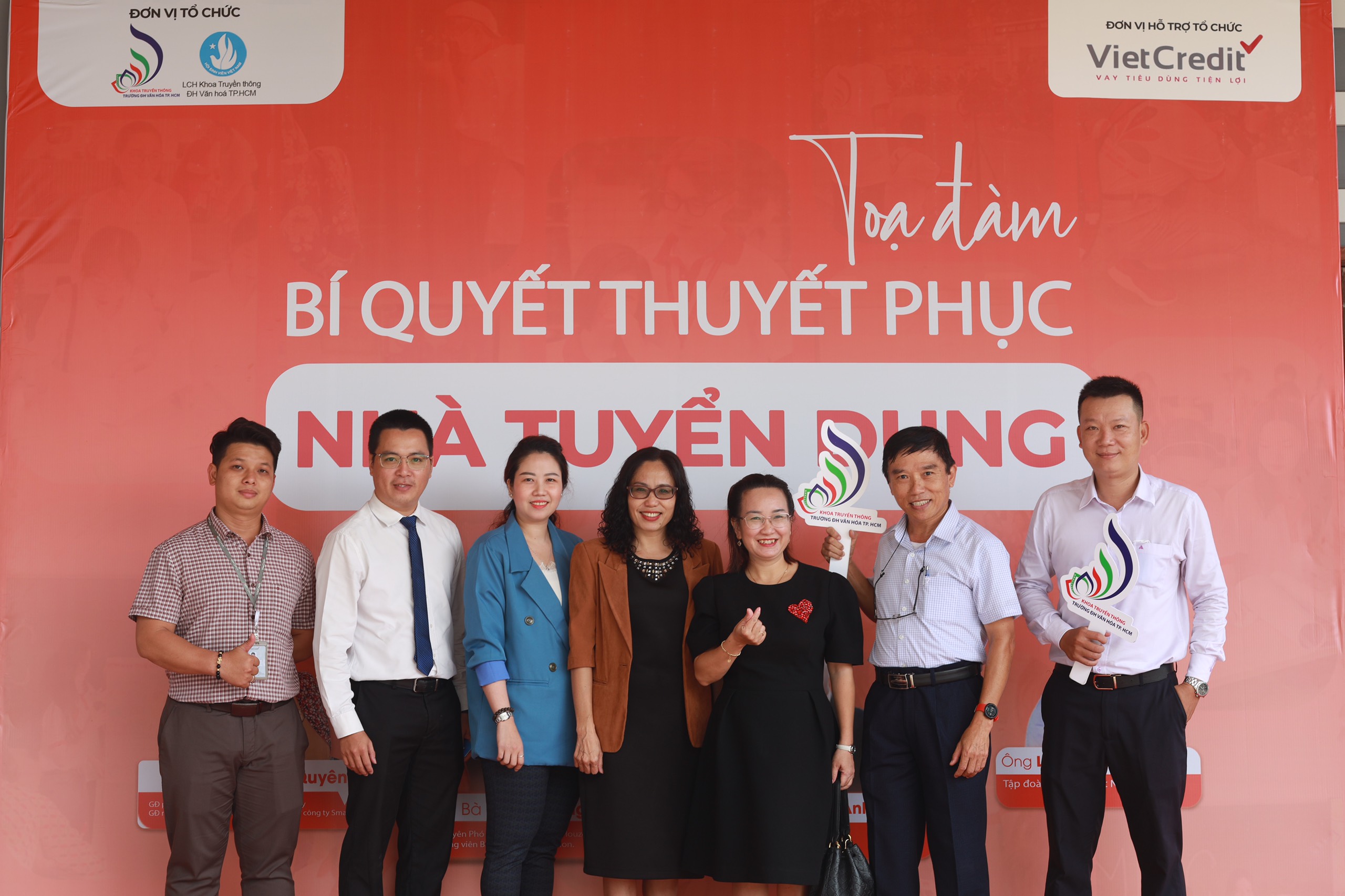 Người trẻ cần thể hiện mình qua CV như thế nào để chinh phục nhà tuyển dụng
