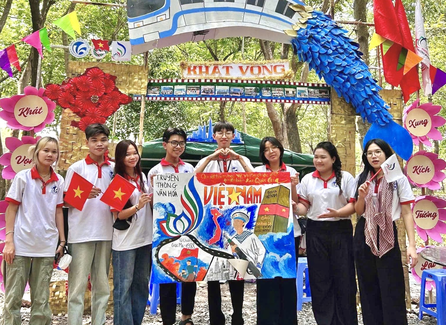 Sinh viên Khoa Truyền thông tích cực tham gia hội trại truyền thống “Tự hào VHS” 2025