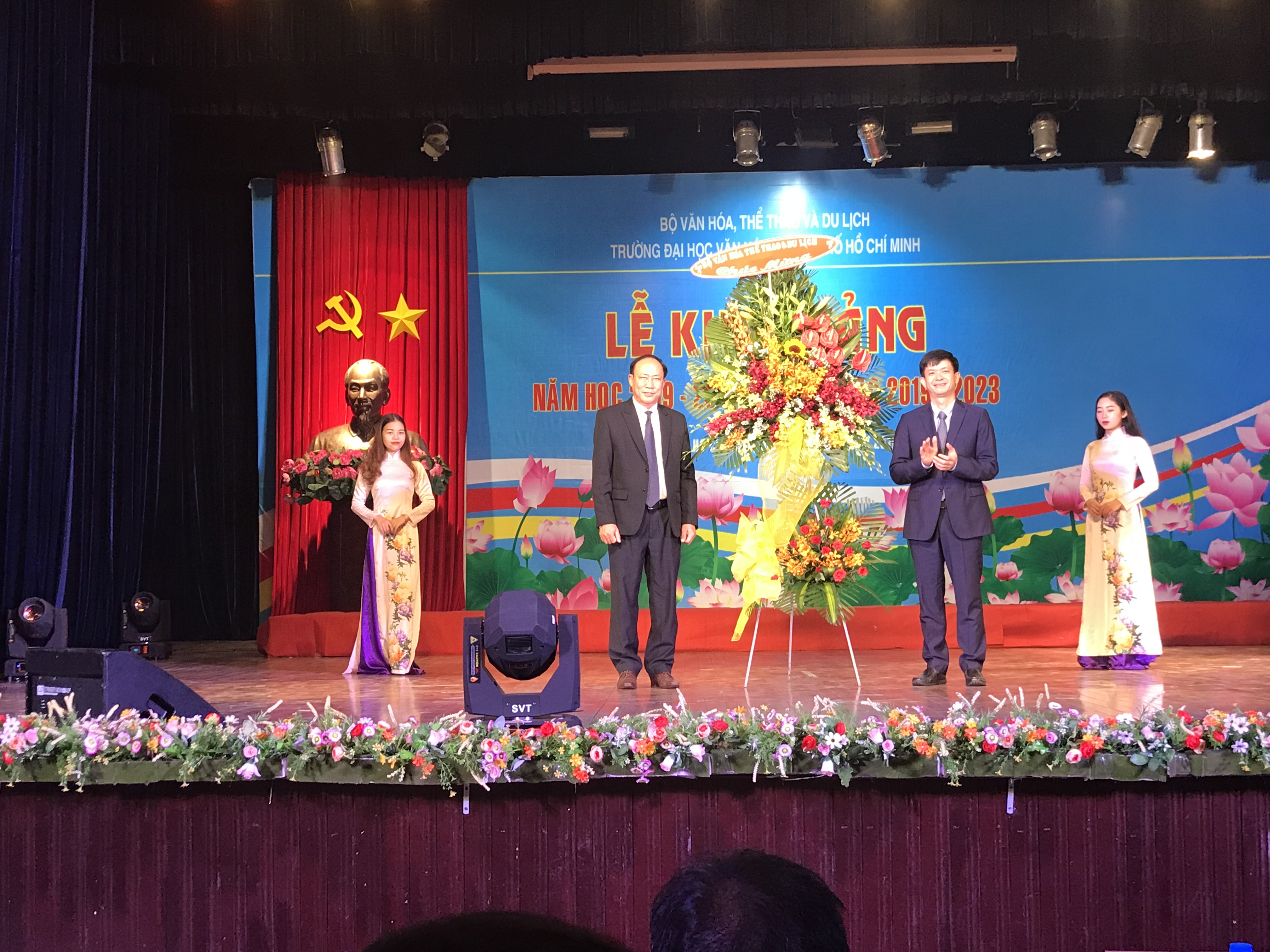 LỄ KHAI GIẢNG NĂM HỌC 2019-2020 VÀ KHÓA HỌC 2019-2023